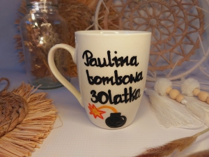 Kubek na urodziny Bombowa kobieta+wiek